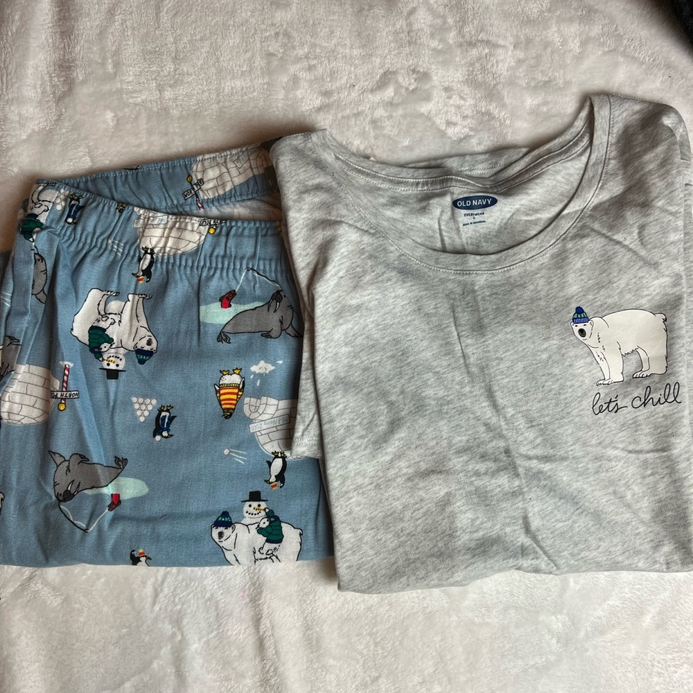 Old Navy Gray and Blue Women’s Pajama Set